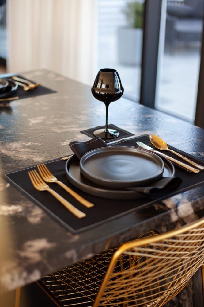 Black and Gold Tablescape